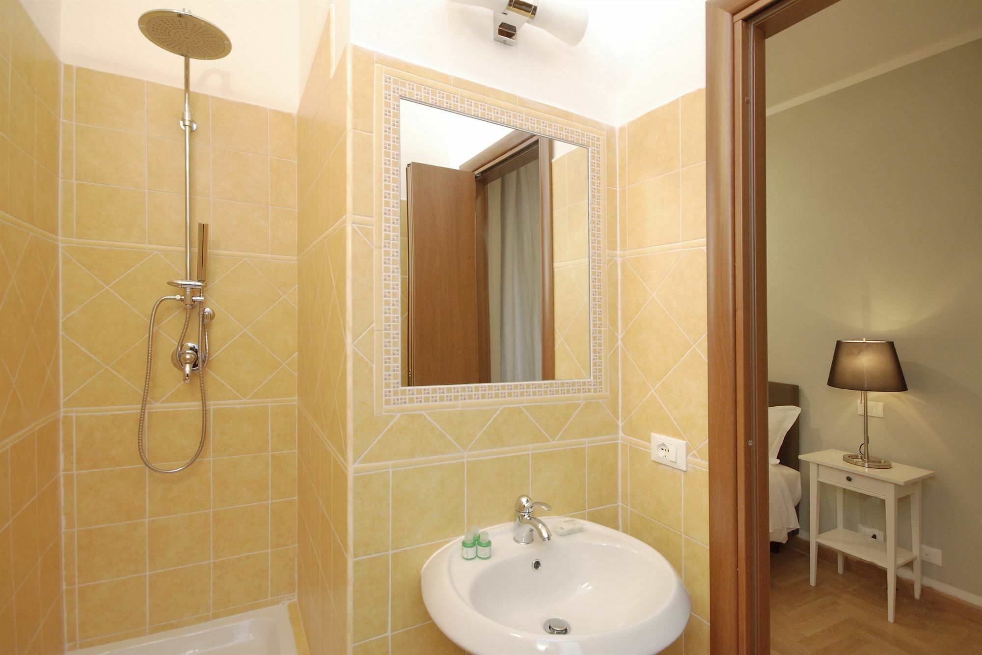 Unique Trastevere Apartment *